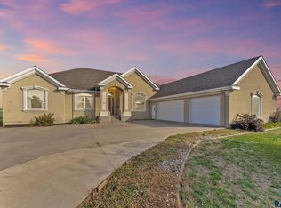 1006 E 3rd St, St E, SD 57029