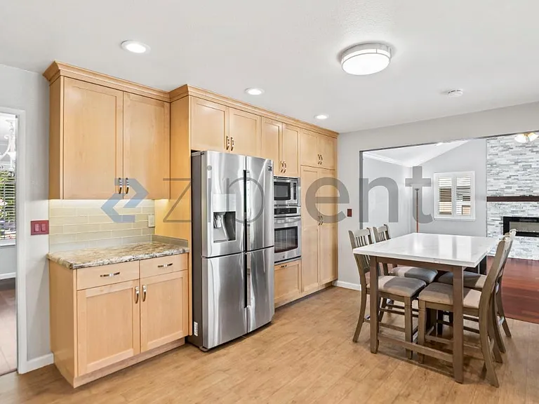 2969 Martin Ave — Photo 16