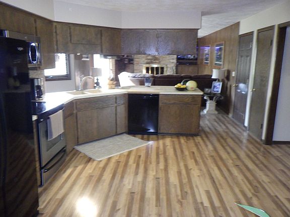 4th image of 220 Pine St