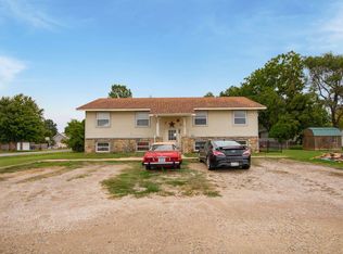 124 W 8th St, Douglass, KS 67039