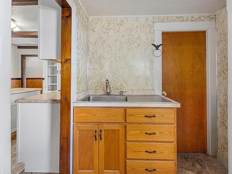 15 Pleasant St — Photo 11
