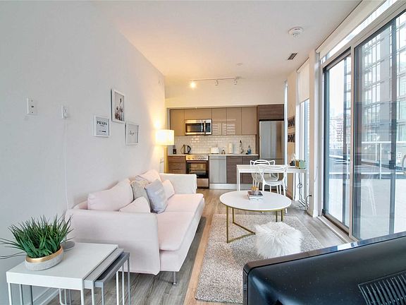 5th image of 28 Wellesley St E #504