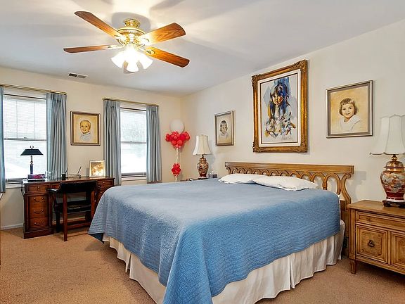 4th image of 1632 N Windsor Dr