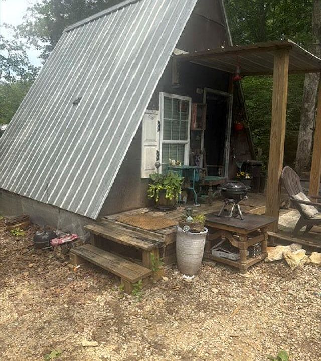1st image of 970 Lakeshore Dr