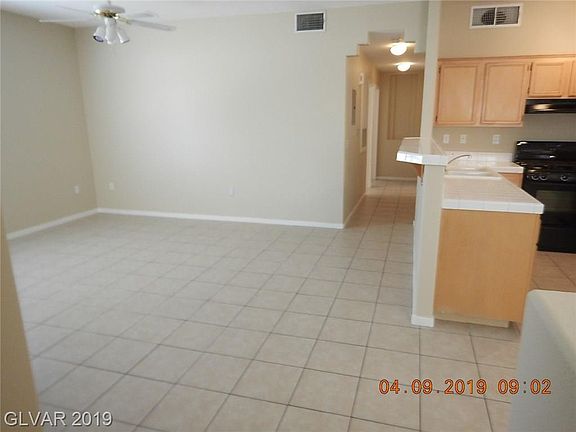 2nd image of 2110 N Los Feliz St #1045