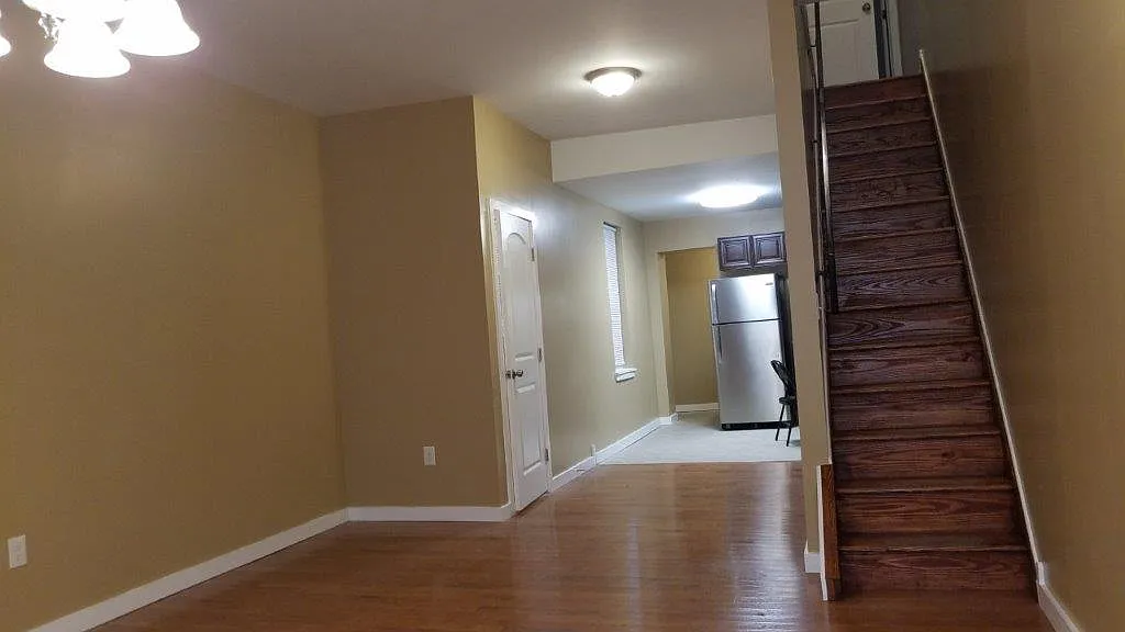 3 bed, 1.5 bath, 1024 sqft, $1,250 — Photo 2