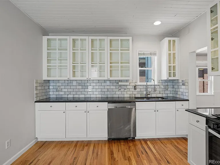 881 S Emerson St — Photo 21