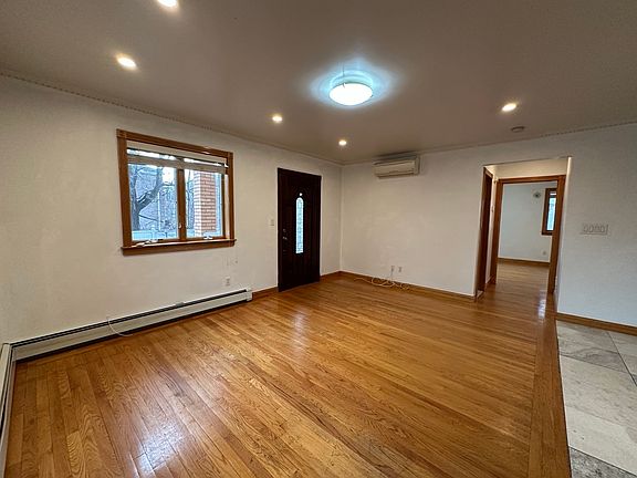 4th image of 6136 Cloverdale Blvd Floor 1
