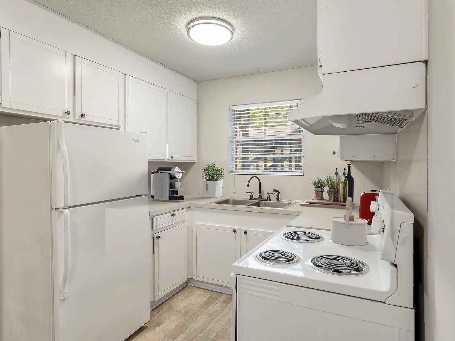 The Montana Apartments — Photo 3