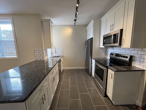 2nd image of 352 Melwood Ave APT 6