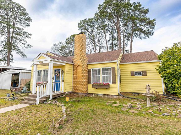 2nd image of 302 W Main St