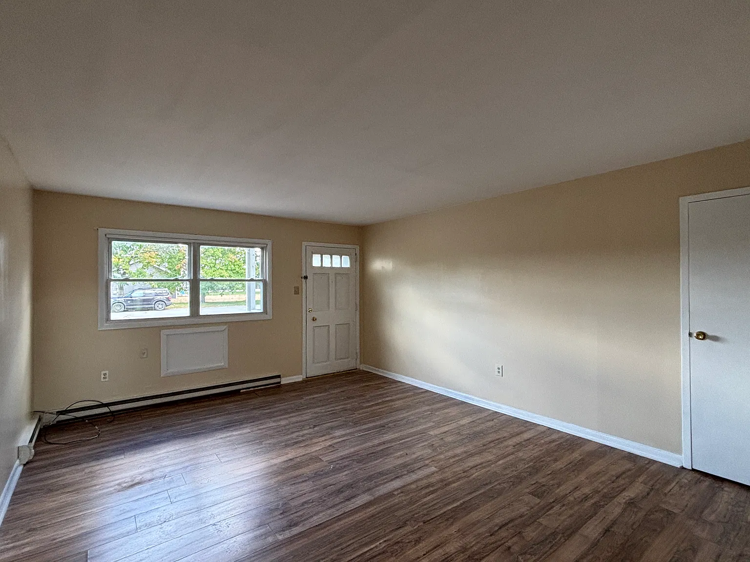 2 bed, 950 sqft, $1,300 — Photo 3