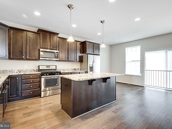 4th image of 8814 Sweet Rose Ct
