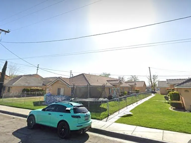 45021 Redwood Ave — Photo 1