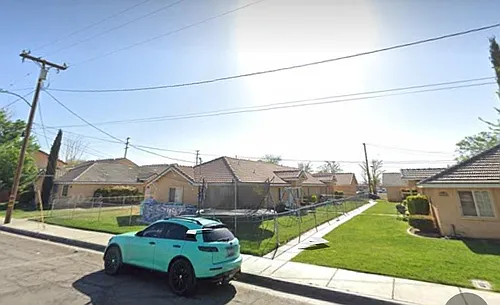 45021 Redwood Ave Photo 1