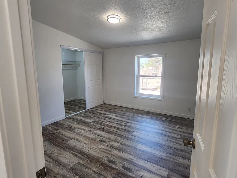 21533 W Laura St — Photo 17