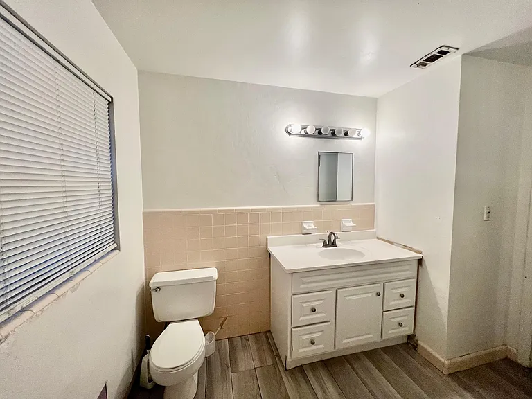 3236 NW 30th Pl — Photo 11