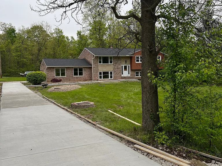 8335 Shepard Rd — Photo 2
