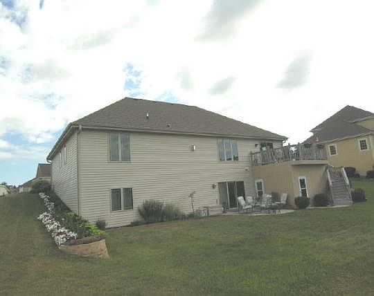 3rd image of N100W17331 Tanglewood Dr