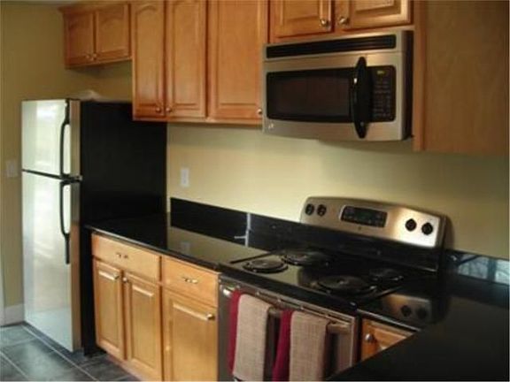 5th image of 2818 S 128th St