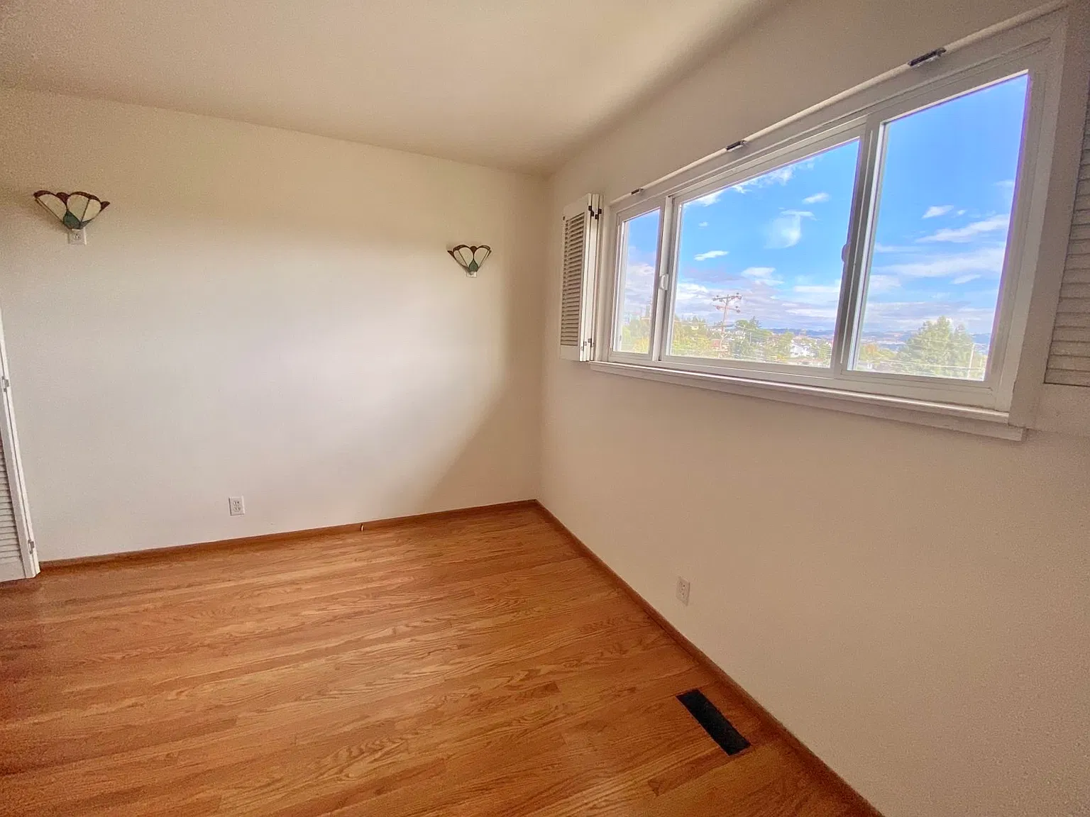 3654 Arcadian Dr — Photo 3