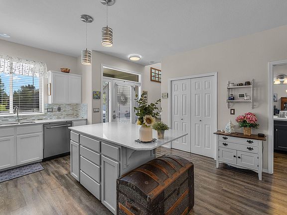 3rd image of 1116 Golden Pheasant Dr