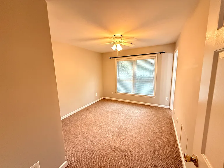327 W Trinity Ave — Photo 9