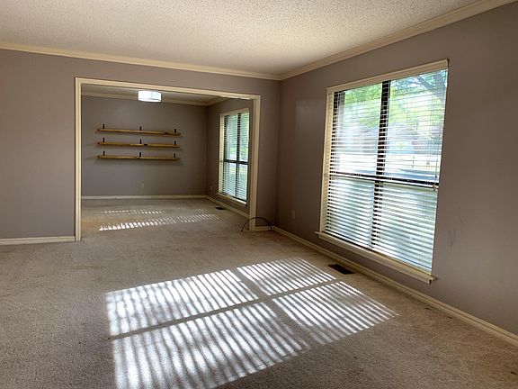 4th image of 205 Cedarwood Ct