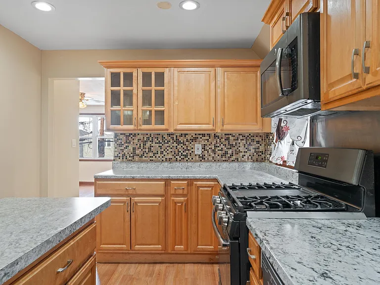 387 Cator Ave #2 — Photo 7
