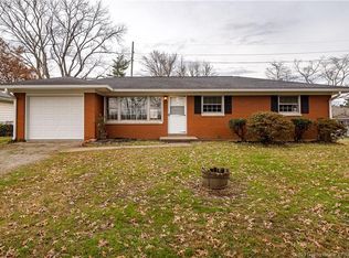 9 Sunset Dr, Clarksville, IN 47129