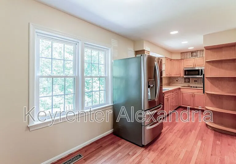 8239 Doctor Craik Ct — Photo 9