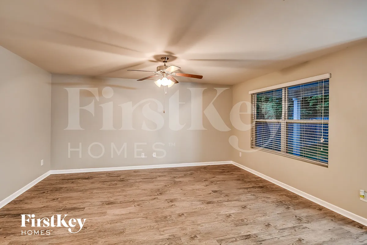 Building Photo - 11565 Cedar Glades Dr
