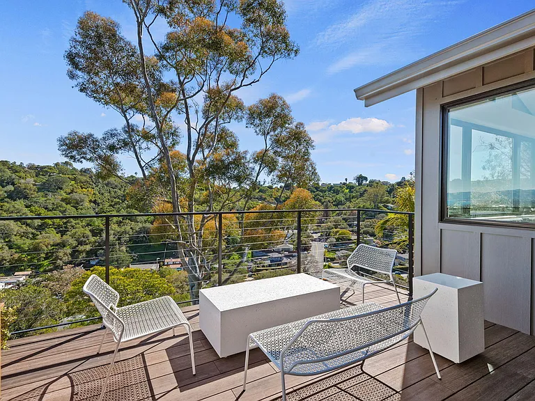 1415 La Cima Rd #B — Photo 3