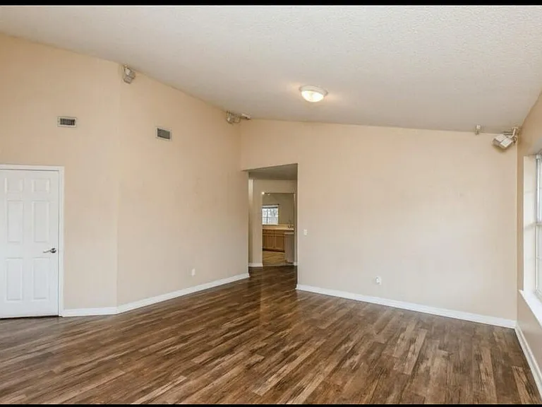 9637 Leeward Way — Photo 5