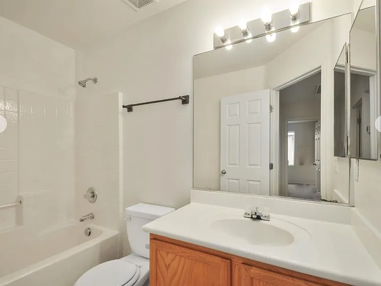 3825 Bayamon St — Photo 11