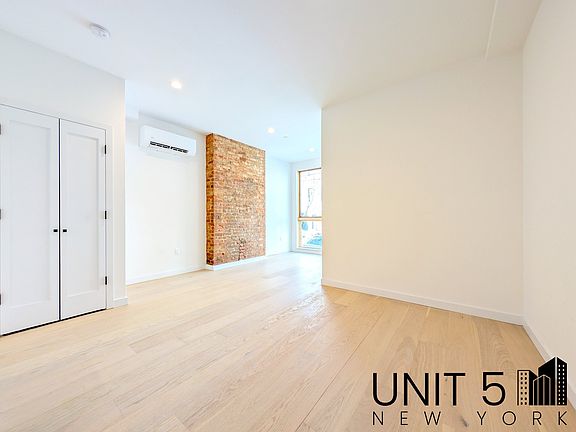 5th image of 1424 Greene Ave #1B