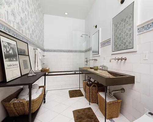 Sold by Compass | media 7