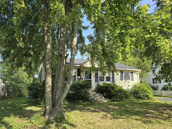 16 Myers Court, South Burlington, VT 05403