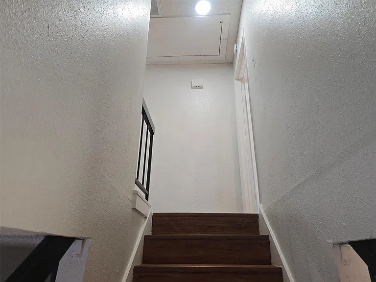7108 Creekside Dr #B — Photo 8