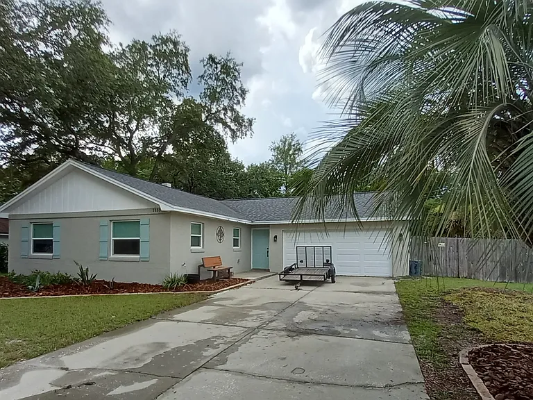 2855 N Bermuda Ave — Photo 1
