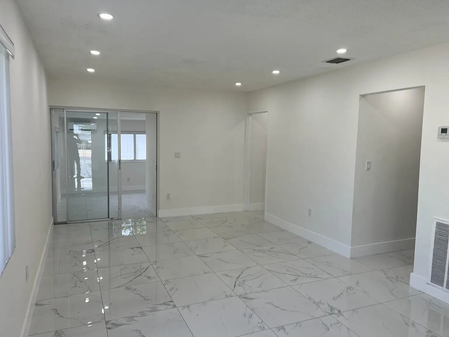 4 bed, $3,800 — Photo 2