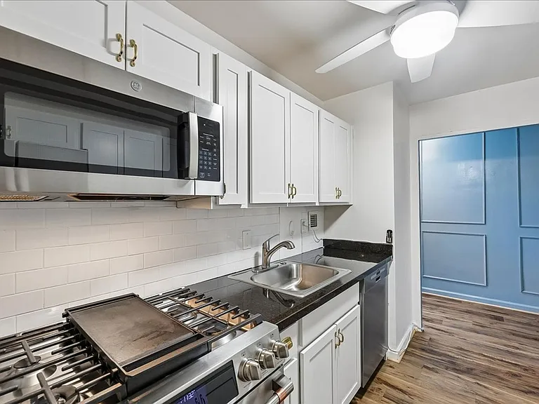 3315 Wisconsin Ave NW #407 — Photo 8