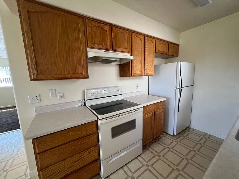 652 N 2720 E — Photo 5