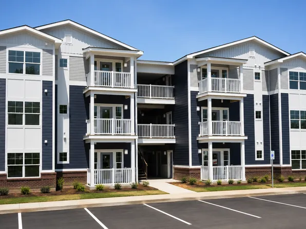 The Lakeview Apartments