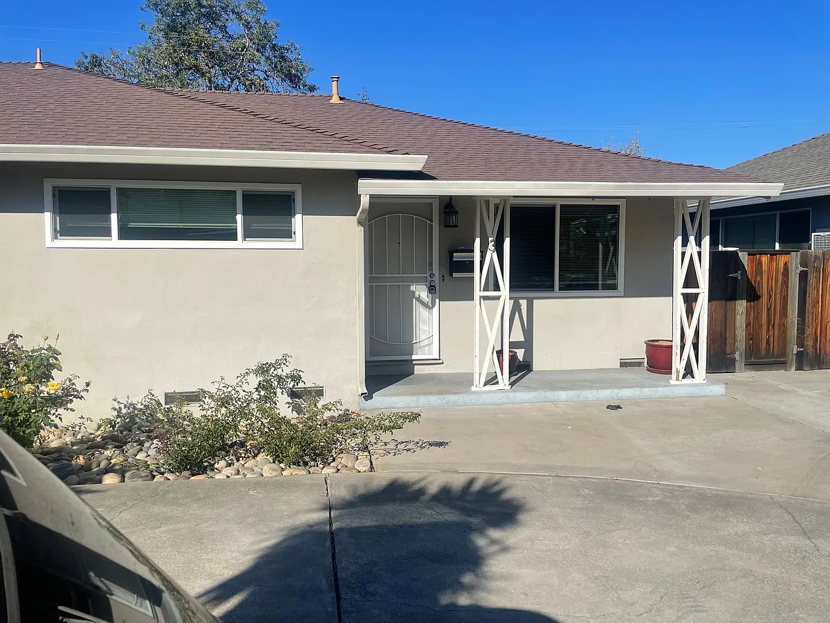 Building Photo - 2999 Van Sansul Ave