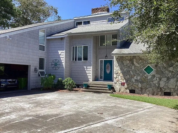 6106 Cardinal Dr, New Bern, NC 28560