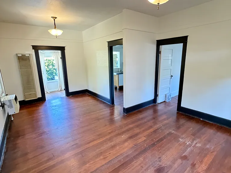 4837 Schuyler Ave — Photo 2