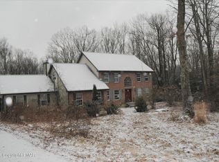 159 Chatham Hill Rd, Stroudsburg, PA 18360