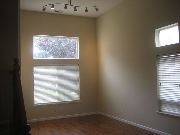 5th image of 1921 Hunter Dr