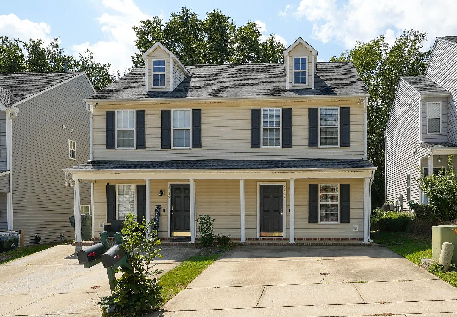 2 bed, 2.5 bath, 1049 sqft, $1,650 — Photo 1